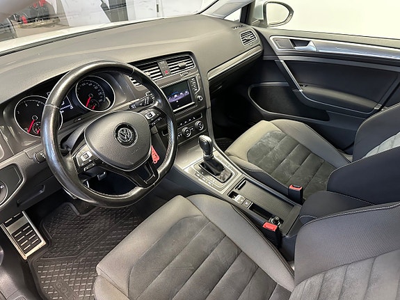 Volkswagen Golf Alltrack 12 of 28