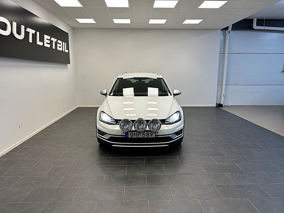 Volkswagen Golf Alltrack 5 of 28