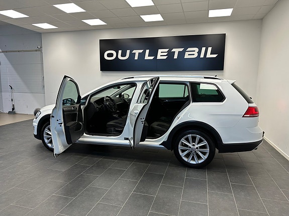 Volkswagen Golf Alltrack 3 of 28