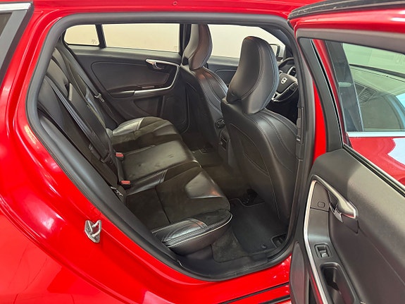 Volvo V60 13 of 19