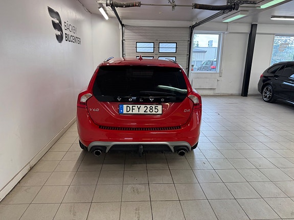 Volvo V60 4 of 19