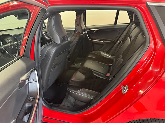 Volvo V60 12 of 19