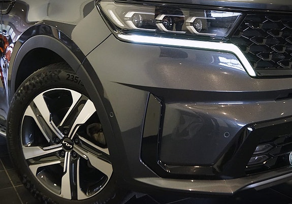 Kia Sorento 2 of 29