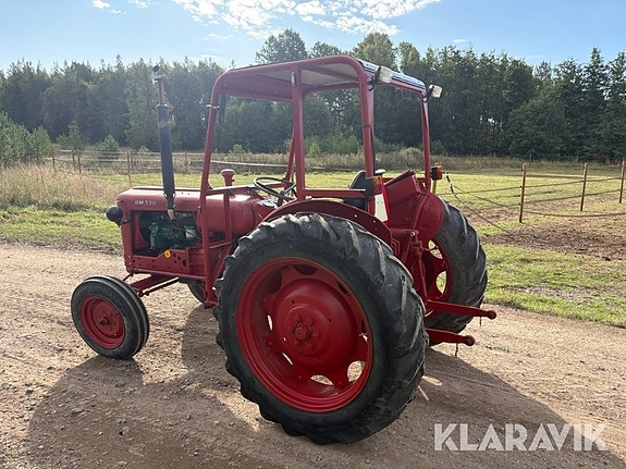 Veterantraktor Volvo BM T 320 med lastare och 2 of 6