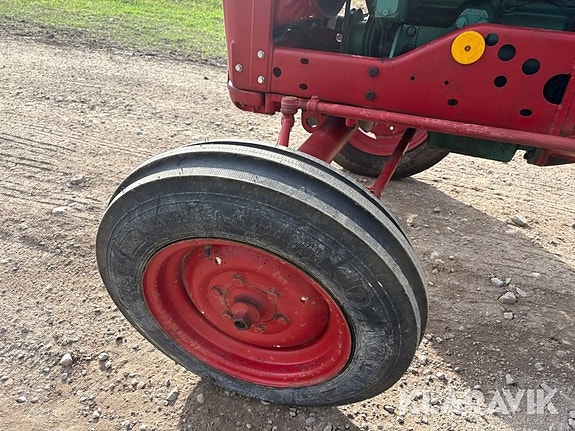 Veterantraktor Volvo BM T 320 med lastare och 5 of 6