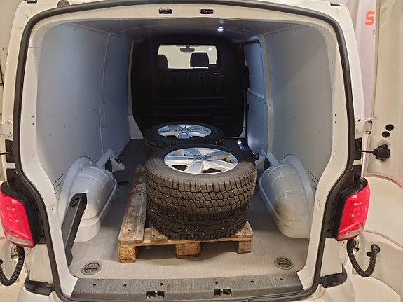 Volkswagen Transporter 10 of 15