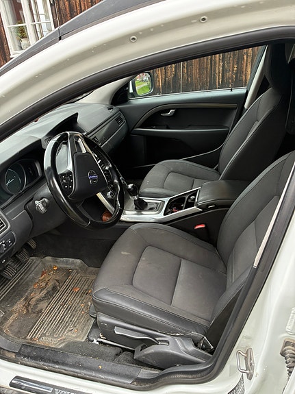 Volvo XC70 5 of 6