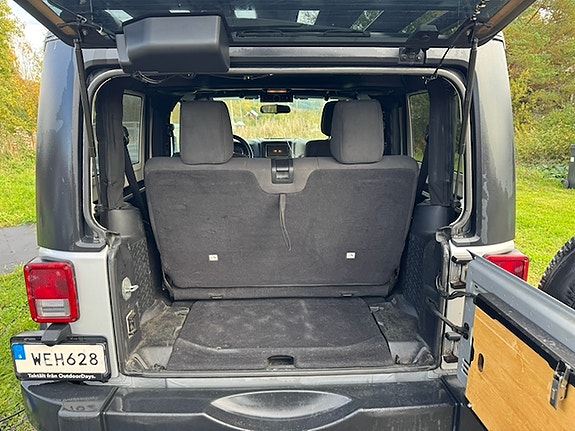 Jeep Wrangler 8 of 11