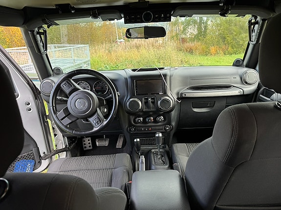 Jeep Wrangler 5 of 11
