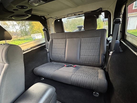 Jeep Wrangler 9 of 11