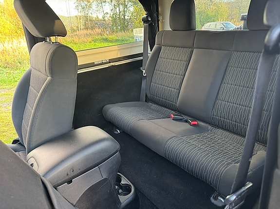 Jeep Wrangler 11 of 11