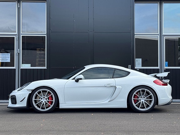 Porsche Cayman GT4 2 of 15