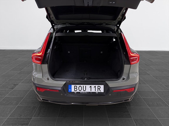 Volvo XC40 16 of 19