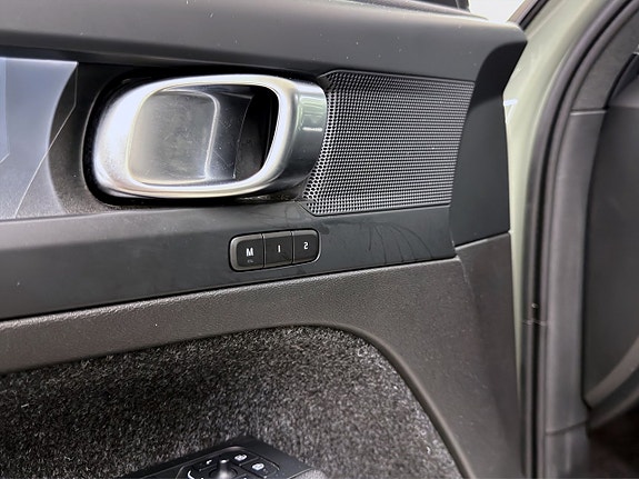 Volvo XC40 12 of 19