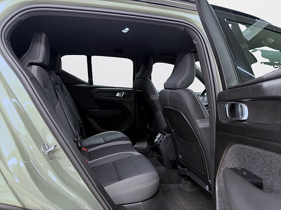 Volvo XC40 10 of 19
