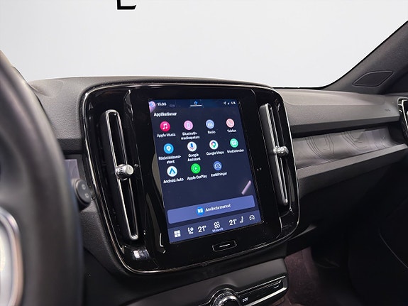 Volvo XC40 14 of 19
