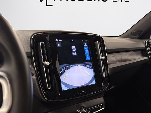 Volvo XC40 19 of 19