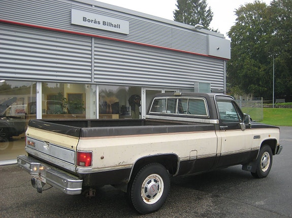 GMC Sierra 4 of 17