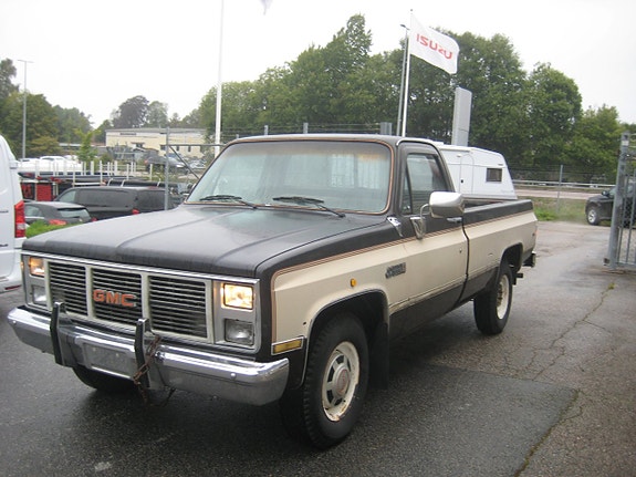 GMC Sierra 3 of 17