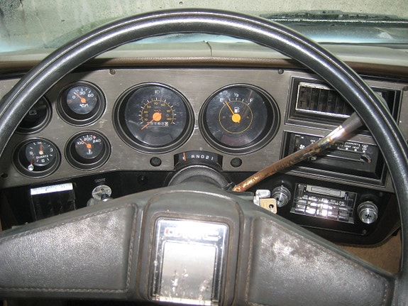 GMC Sierra 10 of 17