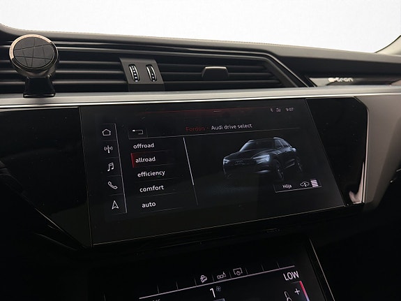 Audi e-tron 22 of 30