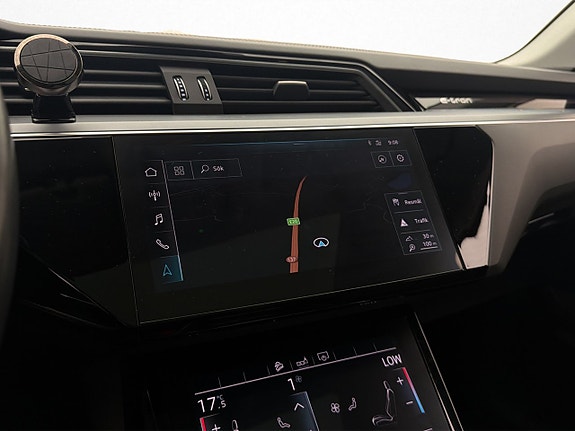 Audi e-tron 24 of 30