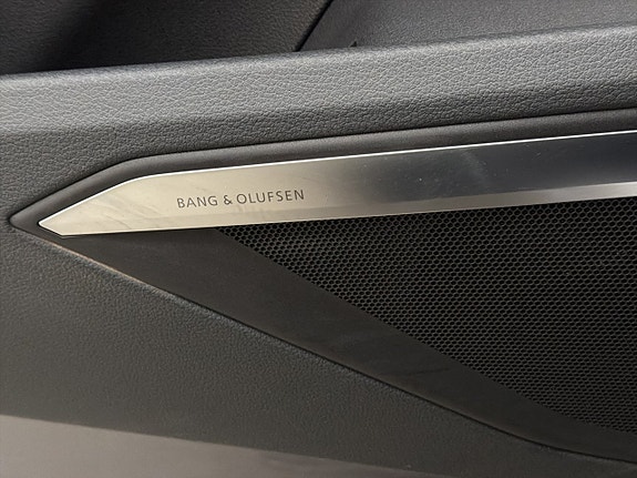 Audi e-tron 14 of 30
