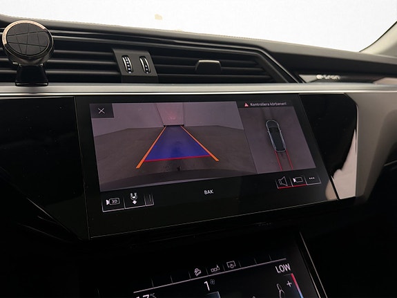 Audi e-tron 21 of 30