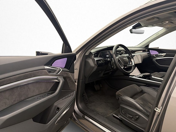 Audi e-tron 11 of 30
