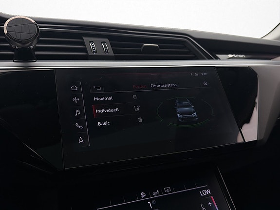 Audi e-tron 23 of 30