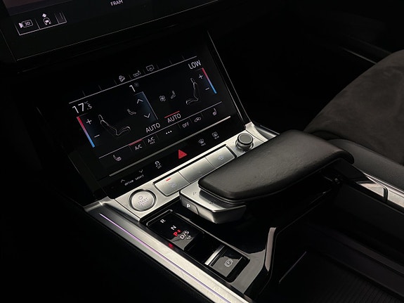 Audi e-tron 27 of 30