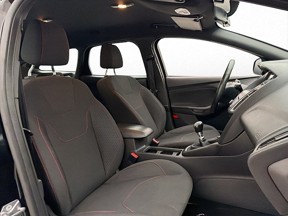 Ford Focus 21 of 28
