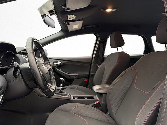 Ford Focus 10 of 28