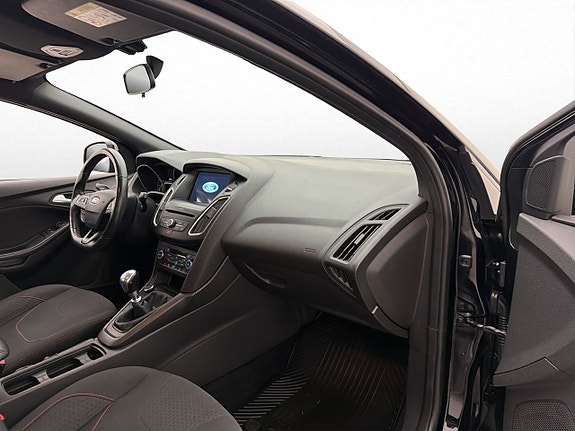 Ford Focus 22 of 28