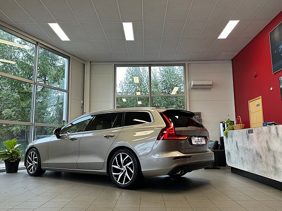 Volvo V60 3 of 18