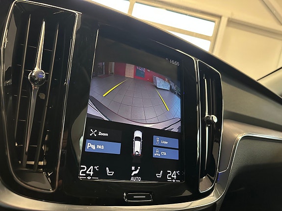Volvo V60 17 of 18