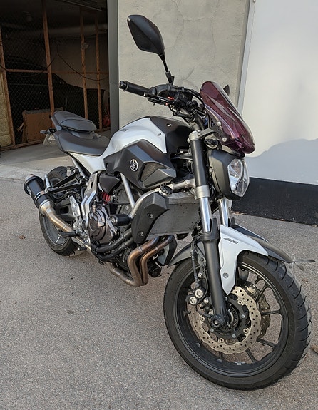 Yamaha MT-07 3 of 6