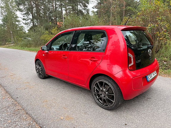 Volkswagen UP! 5 of 27