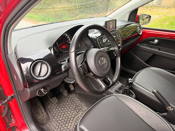 Volkswagen UP! 13 of 27