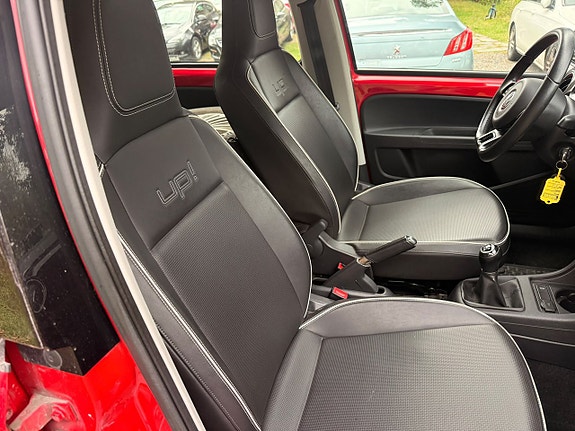 Volkswagen UP! 15 of 27
