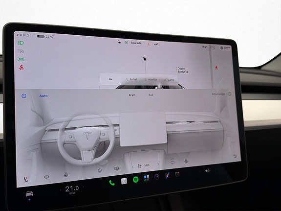 Tesla Model Y 24 of 30