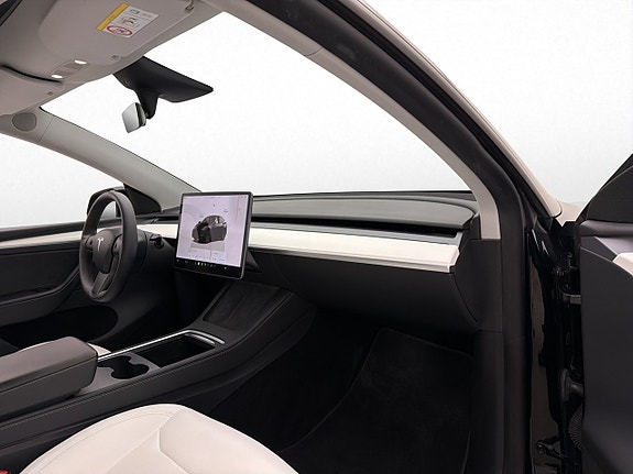 Tesla Model Y 30 of 30