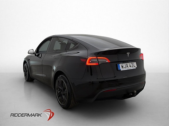 Tesla Model Y 6 of 30