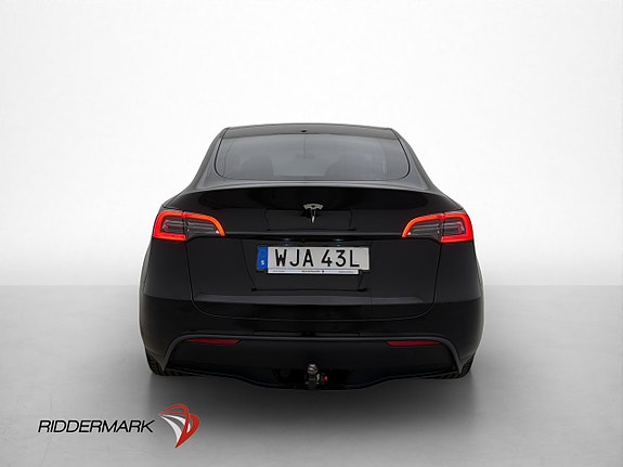 Tesla Model Y 8 of 30