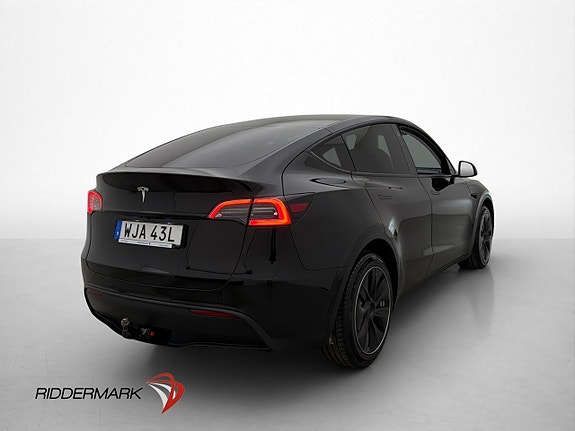 Tesla Model Y 9 of 30
