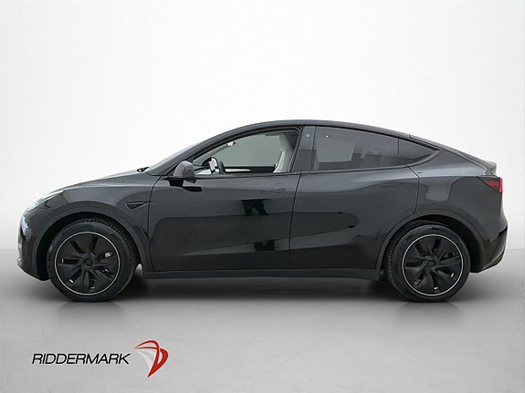 Tesla Model Y 5 of 30