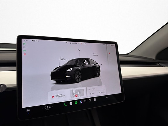 Tesla Model Y 21 of 30