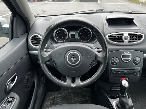 Renault Clio 10 of 20