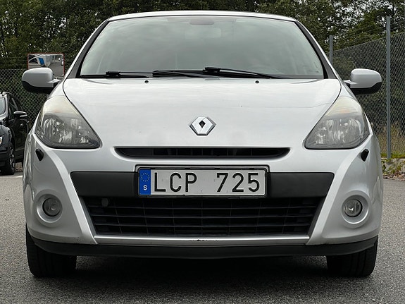 Renault Clio 15 of 20
