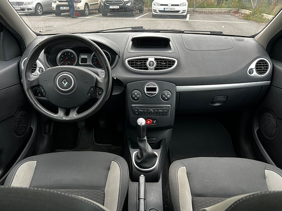 Renault Clio 9 of 20